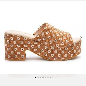 NWOB - WOMEN'S BEACH BY MATISSE TERRY PLATFORM SANDALS - Daisy Cork - Size 7